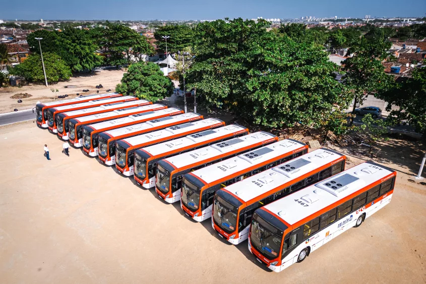 JHC entrega 22 novos geladões e Maceió tem agora maior frota de ônibus climatizados