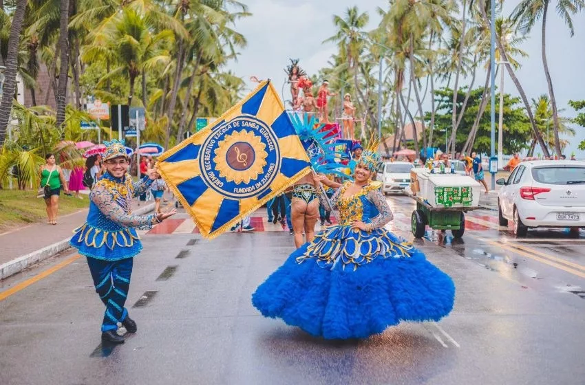 Desfile de Escolas de Samba na orla de Maceió conta com apoio da Prefeitura