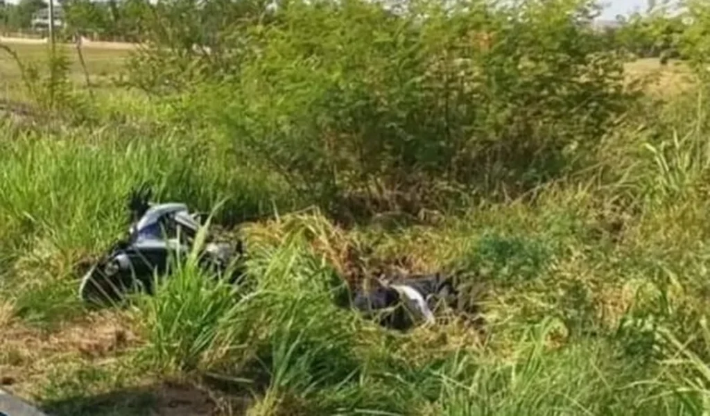 Homem perde controle da direção e morre após cair de motocicleta na BR-101