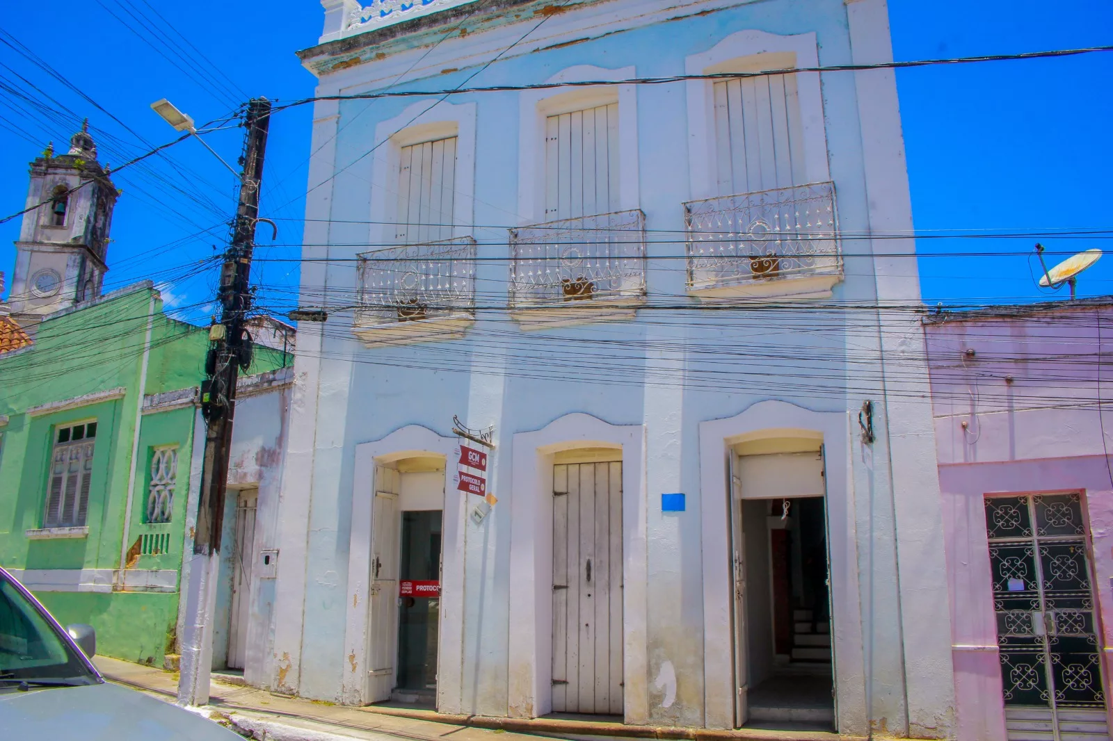 Procon notifica concessionária por recorrente falta de energia em Penedo